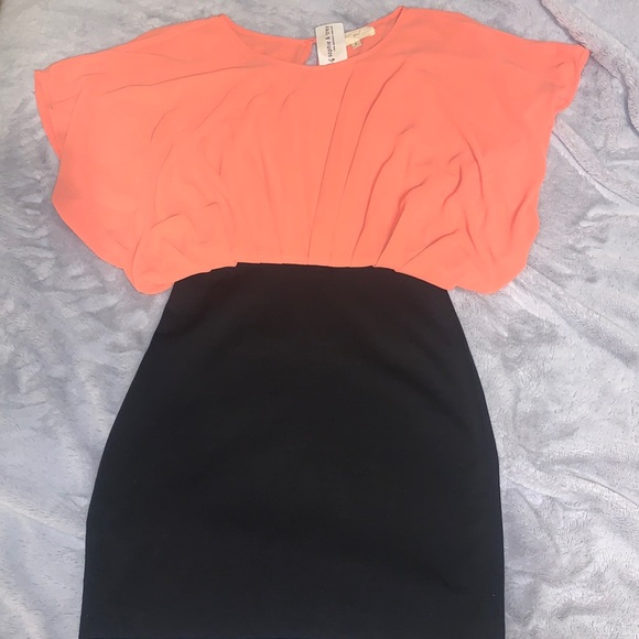 Dresses & Skirts - Coral and black Sophie & Trey dress